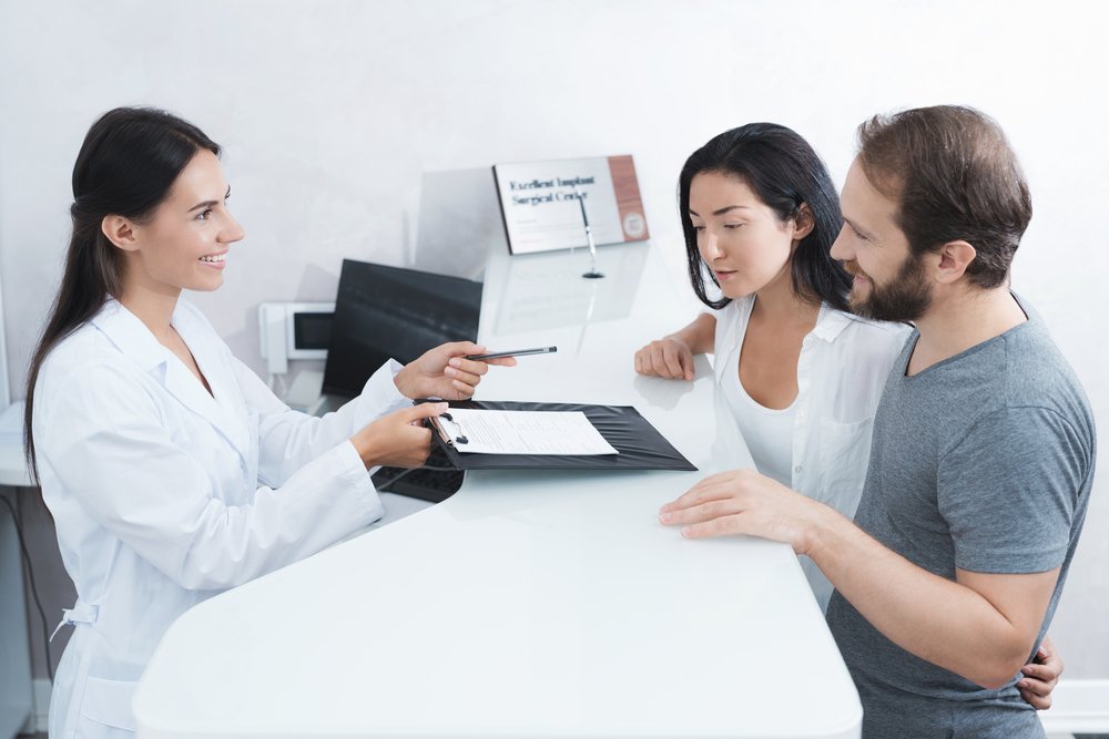 A,Man,And,A,Woman,Came,To,See,A,Dentist.